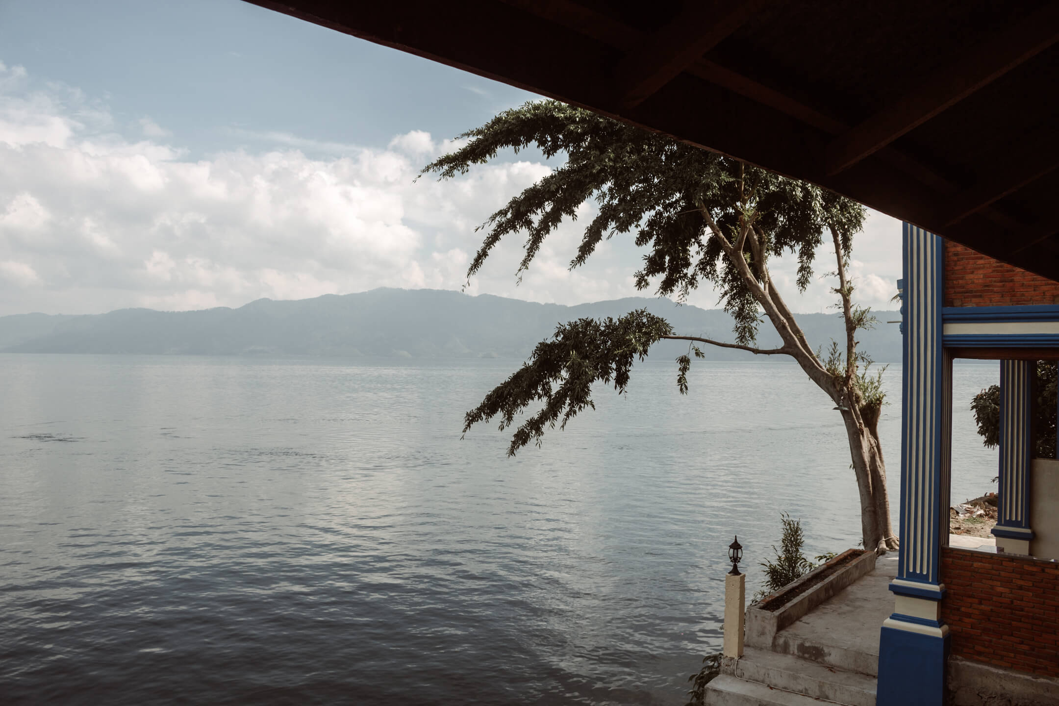 Lake Toba in Sumatra - backpacking route in Southeast Asia