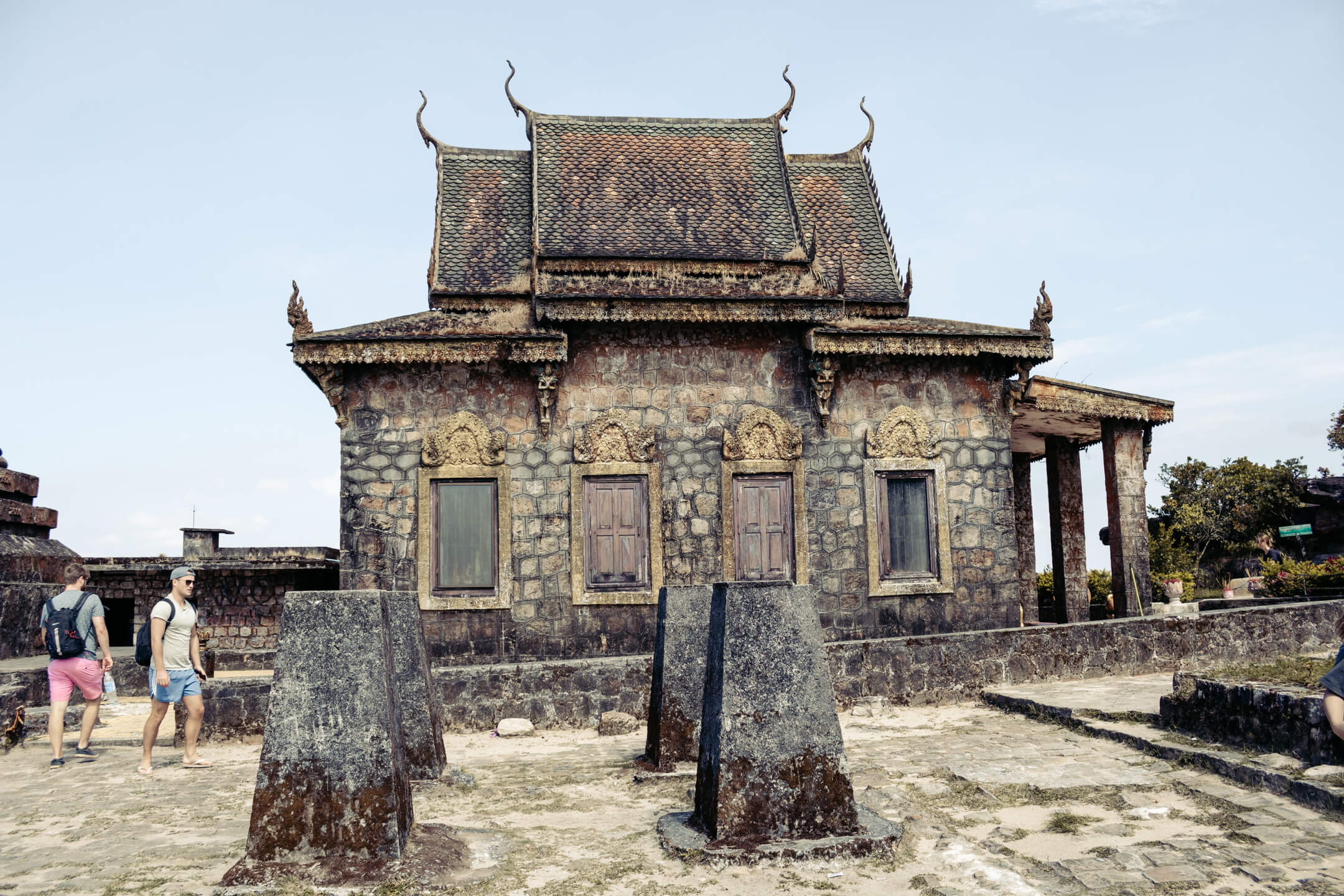 Wat Sampov Pram in Kampot