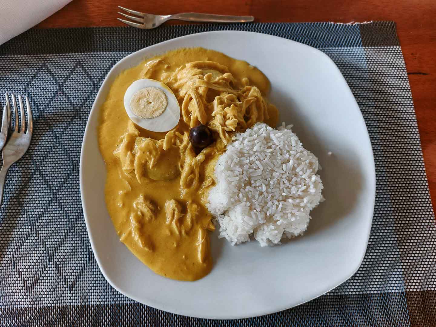 Aji de gallina, Peruvian dish