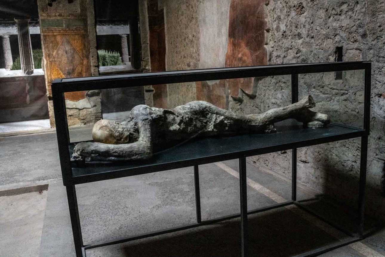 Human remains found at Pompeii - Rome to Pompeii day trip 