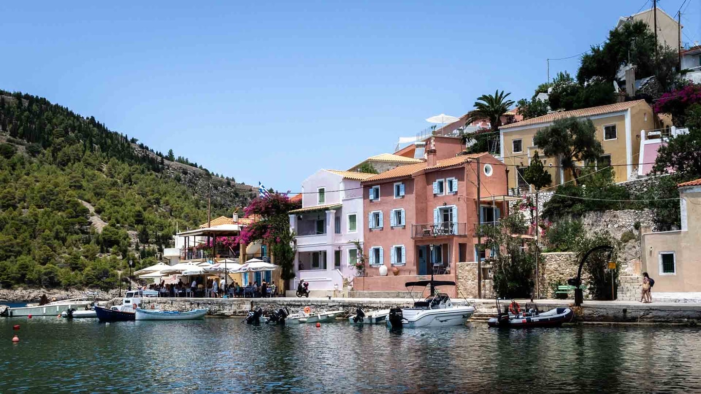 Assos Town, where to stay in Kefalonia